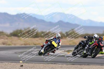 media/Nov-16-2025-Race Pace (Sun) [[8c5fa54630]]/Non Verified Riders (1st 20 Minutes)/5-Turn 15 (110pm)/